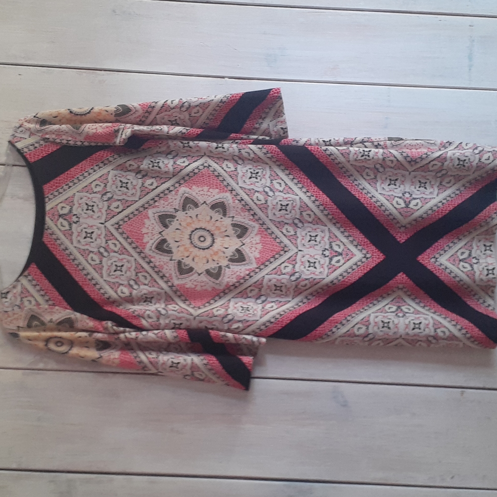 Saint Tropez West, Dress